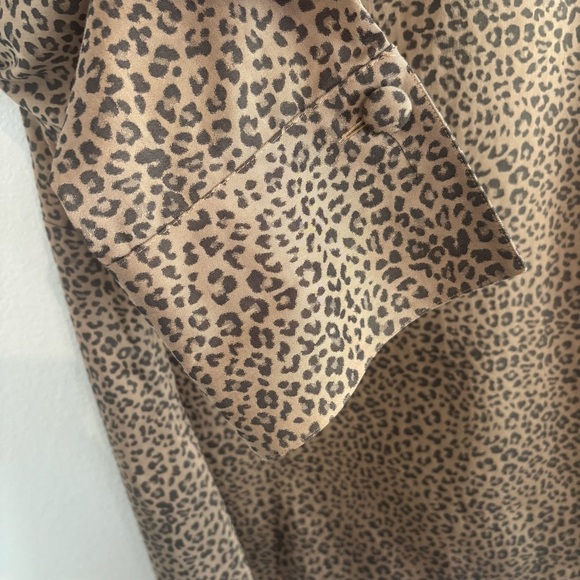 Chico’s Leopard Print No-Iron Blouse Size 2 (12) Coolmax All Season Top - Picture 5 of 13